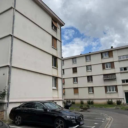 Beautiful And Modern Close To Paris *