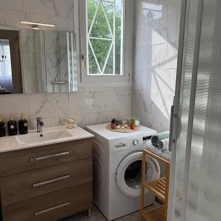Beautiful And Modern Close To Paris Apartment